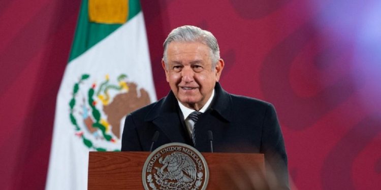 LÓPEZ OBRADOR CELEBRA REFORMA EN EL SISTEMA DE PENSIONES DE MÉXICO