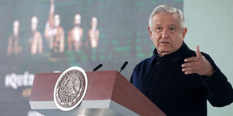 LÓPEZ OBRADOR PIDE A EMPRESA DE CARLOS SLIM ACELERAR LA OBRA DEL TREN MAYA
