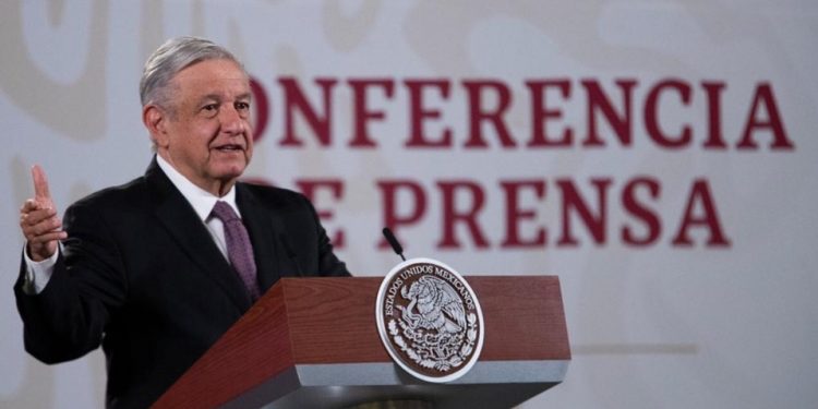 LÓPEZ OBRADOR PIDE A GOBERNADORES OPOSITORES NO POLITIZAR LA VACUNA DE COVID