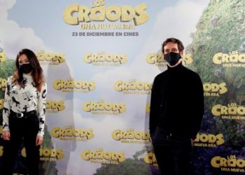LOS CROODS EVOLUCIONAN EN SU VUELTA AL CINE CON CHICAS «MÁS LISTAS» Y FUERTES