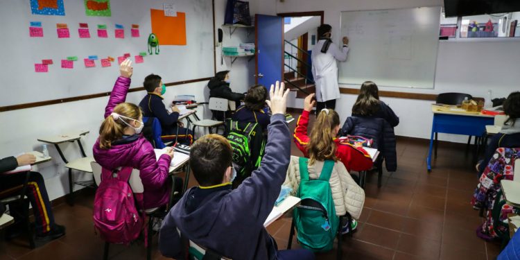 MÉXICO ANALIZA EL REGRESO A CLASES PRESENCIALES POR ESTADOS