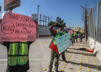 MIGRANTES EN LA FRONTERA MEXICANA DE TIJUANA PIDEN A BIDEN CUMPLIR SU PROMESA