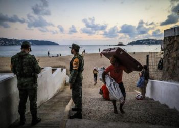 REFUERZAN MEDIDAS DE PREVENCIÓN CON CIERRE DE PLAYAS EN BALNEARIO DE ACAPULCO