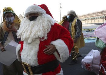 «REYES MAGOS» PROTESTAN EN CIUDAD DE MÉXICO PARA RECLAMAR DERECHO A TRABAJAR