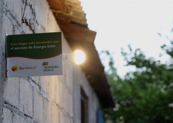 SE HIZO LA LUZ: ASÍ CAMBIA LA VIDA DE LOS MEXICANOS MÁS POBRES UN PANEL SOLAR