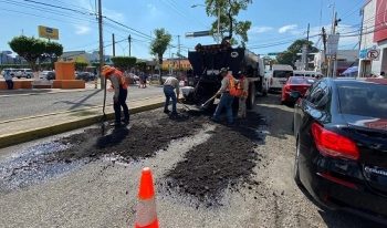 SIGUE EN MARCHA PROGRAMA EMERGENTE  DE REPARACIÓN DE VIALIDADES