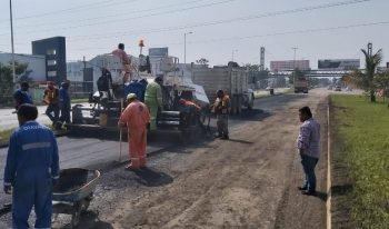 SIGUEN TRABAJOS DE REPARACIÓN Y BACHEO DE VIALIDADES EN CENTRO