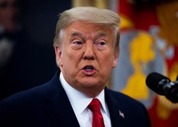 TRUMP DICE QUE LA VACUNA DE MODERNA ESTÁ APROBADA SIN QUE LO CONFIRME LA FDA