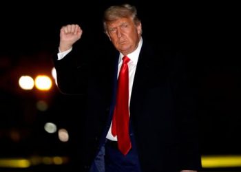 TRUMP NO TIRA LA TOALLA EN SU EMPEÑO ELECTORAL PESE A ESTAR CADA VEZ MÁS SOLO