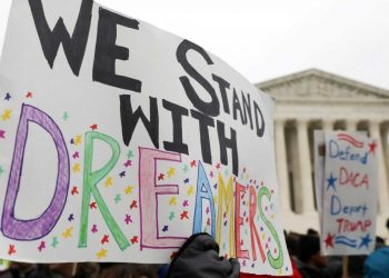 UN JUEZ ORDENA AL GOBIERNO TRUMP RESTAURAR DACA EN SU TOTALIDAD