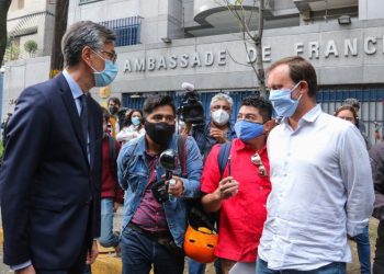 UN MILLAR DE PERSONAS PIDE JUSTICIA POR FRANCÉS ASESINADO EN CIUDAD DE MÉXICO