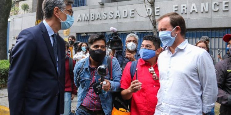 UN MILLAR DE PERSONAS PIDE JUSTICIA POR FRANCÉS ASESINADO EN CIUDAD DE MÉXICO