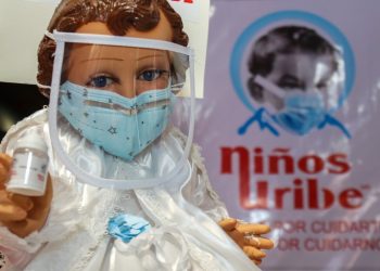 UN NIÑO DIOS CON CUBREBOCAS PARA CONCIENCIAR A LOS MEXICANOS MÁS DEVOTOS