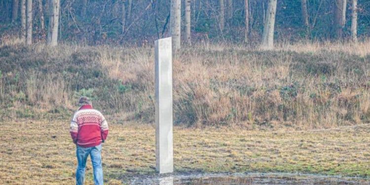 UN NUEVO MONOLITO APARECE EN PAÍSES BAJOS