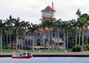 VECINOS DE MAR-A-LAGO RECHAZAN QUE TRUMP VIVA ALLÍ PERMANENTEMENTE