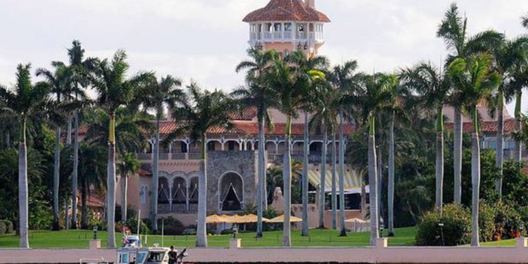 VECINOS DE MAR-A-LAGO RECHAZAN QUE TRUMP VIVA ALLÍ PERMANENTEMENTE