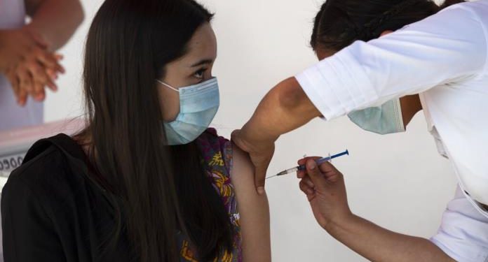 VENTA PRIVADA DE VACUNAS ANTICOVID PUEDE ACELERAR LA INMUNIZACIÓN EN MÉXICO