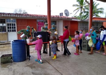 EL EJÉRCITO Y FUERZA AÉREA CONTINÚAN APLICANDO EL PLAN DN-III-E, BENEFICIANDO A MÁS DE 740,000 PERSONAS EN TABASCO