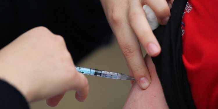 PIDE PT QUE SE AGILISE LA LLEGADA DE MÁS VACUNAS CONTRA EL COVID-19 A NUEVO LEÓN