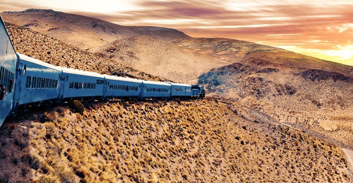 5 VIAJES EN TREN ÚNICOS EN EL MUNDO