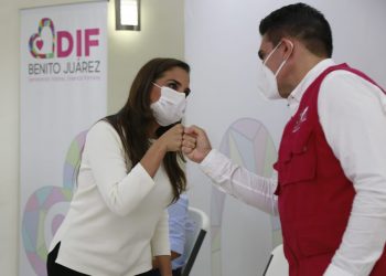 ENTREGA GOBIERNO MUNICIPAL DISTINTIVO “CORAZÓN AZUL” PARA PREVENCIÓN DE TRATA DE PERSONAS