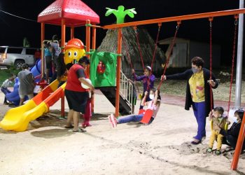 NIÑOS Y NIÑAS DE KANTEMÓ ESTRENAN PARQUE