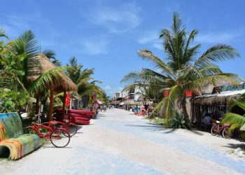 EMPRESARIOS DE MAHAHUAL COMPRARÁN VACUNAS CONTRA EL COVID-19 PARA INMUNIZAR A SU PERSONAL