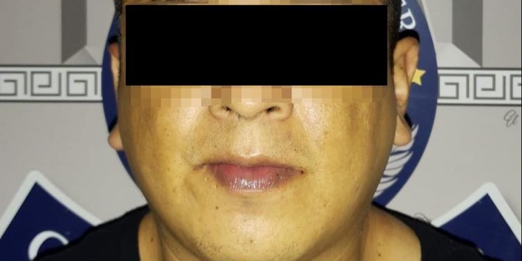 ELEMENTOS DE LA POLICÍA DE QUINTANA ROO ASEGURAN A DOS SUJETOS CON 134 DOSIS DE POSIBLES NARCÓTICOS