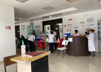 APLICAN 70 VACUNAS CONTRA COVID-19 EN LA ZONA MAYA