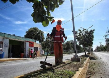 MANTIENE GOBIERNO MUNICIPAL TRABAJOS DE LIMPIEZA EN CALLES Y AVENIDAS DE RANCHO VIEJO