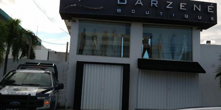 LADRONES SE LLEVARON MILLONARIO BOTÍN TRAS ASALTAR UNA BOUTIQUE EN CANCÚN