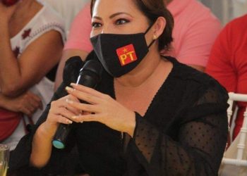 ANA PAMPLONA RAMÍREZ REÚNE SIMPATÍAS PARA ENCABEZAR COALICIÓN EN BACALAR