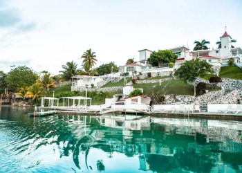 6 HOTELES EN BACALAR CERRARÁN ANTE CRISIS DE PRINCIPIOS DE 2021