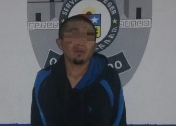 DETIENEN A SUJETO POR EL DELITO DE ROBO CON VIOLENCIA A TRANSEÚNTE
