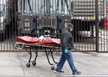 NUEVA YORK NO CONTÓ MILES DE MUERTES POR COVID EN RESIDENCIAS, SEGÚN UN INFORME