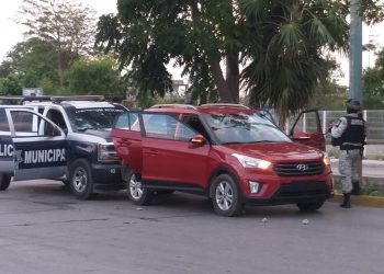 SICARIOS ATACAN A BALAZOS A POLICÍAS EN CANCÚN
