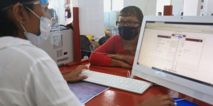 RECIBE CONTRALORÍA DE BJ MENCIÓN HONORÍFICA POR MODELO DE CONTROL INTERNO