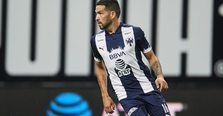 ORTIZ FIRMARÍA SU RENOVACIÓN CON MONTERREY «HASTA CON LOS PIES»