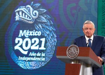 MÉXICO PROMETE GARANTIZAR QUE INDOCUMENTADOS ACCEDAN A VACUNA EN EEUU