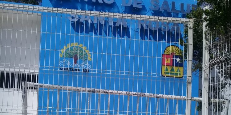 HABITANTES DE SANTA ROSA EXIGEN MÉDICOS Y MEDICAMENTOS PARA EL CENTRO DE SALUD