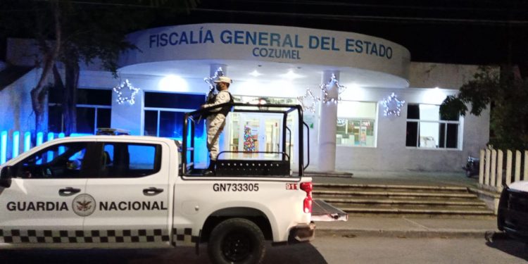 CAEN DOS EXTRANJEROS Y UNA MEXICANA POR PORTACIÓN DE DROGA