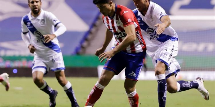 3-1. LOS ARGENTINOS GONZÁLEZ E IBÁÑEZ GUÍAN TRIUNFO DE SAN LUIS SOBRE CHIVAS