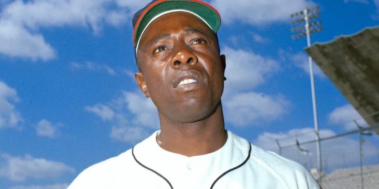 FALLECE UNA DE LAS ÚLTIMAS LEYENDAS DEL BÉISBOL ROMÁNTICO: HANK AARON
