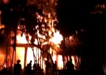 CONSUME INCENDIO A 45 CONSTRUCCIONES EN ZONA HOTELERA DE TULUM