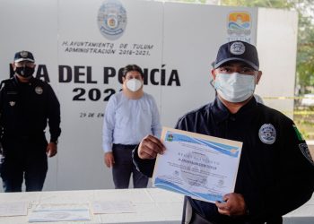 RECONOCEN A POLICÍAS DE TULUM