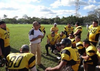 FALLECE LEGENDARIO COACH PIONERO DEL FUTBOL AMERICANO EN TABASCO