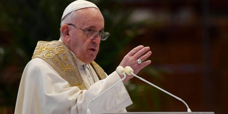 EL PAPA FRANCISCO FUE VACUNADO CONTRA EL COVID-19 EN EL VATICANO
