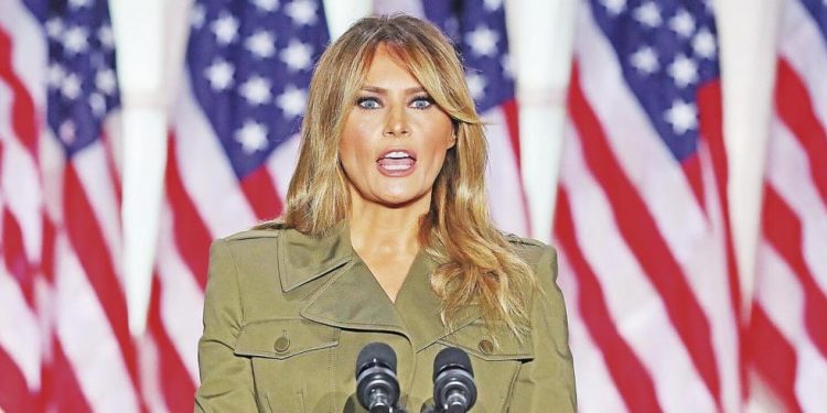 MELANIA TRUMP SE DESPIDE INSTANDO «A ESCOGER EL AMOR SOBRE EL ODIO»