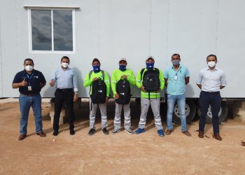 PREMIAN HONESTIDAD DE RECOLECTORES QUE REGRESAN BOLSO