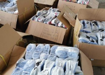 ADUANAS FRENA INGRESO ILEGAL DE MÁS DE 15 MIL TENIS Y CELULARES EN LA ADUANA DEL AICM